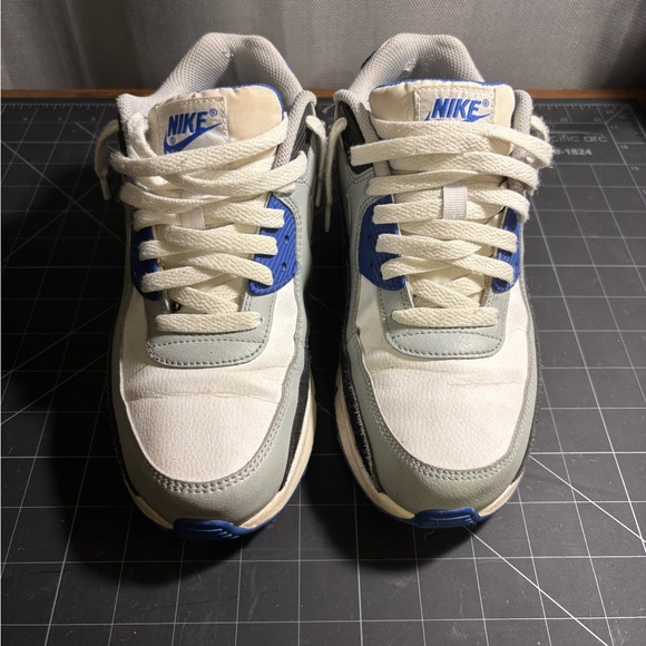 Nike Air Max 70 - Picture 2 of 7